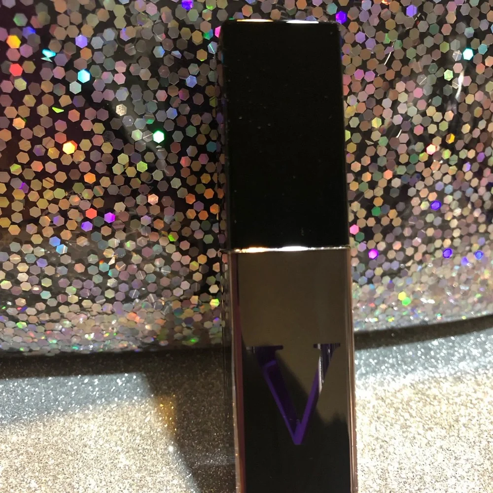 BNIB! Urban Decay Wired Lip Chemistry Lasting Glassy Tint in GRAVITY